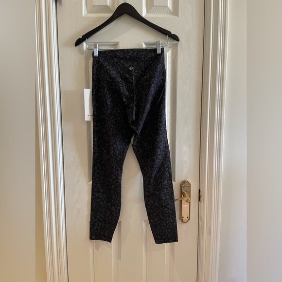 Black patterned Lululemon Align leggings - Picture 4 of 4